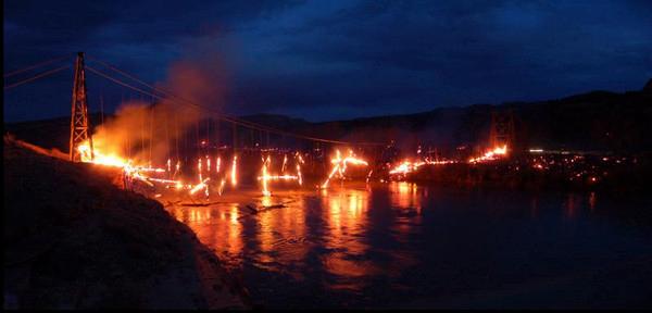 Burning Bridge. https://commons.wikimedia.org/wiki/File:Dewey_Bridge_Fire_4-06-2008.jpg